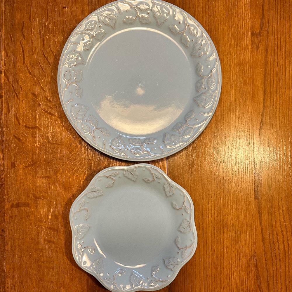 Longaberger Vintage Vine Dinner and Luncheon Plate Blue